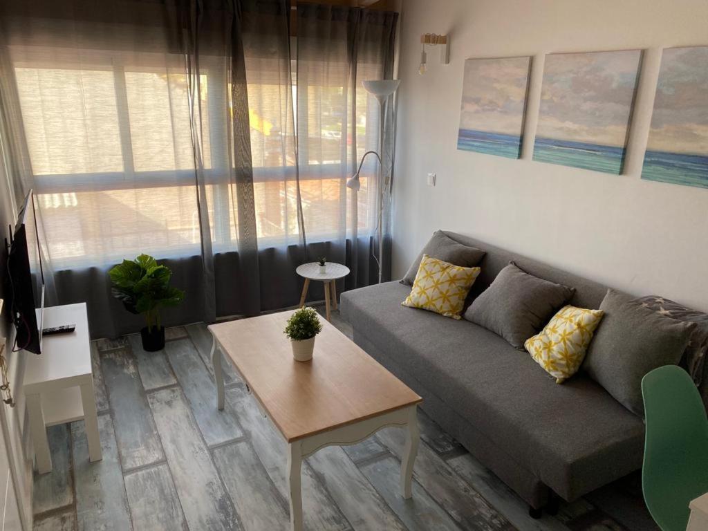 Apt 5 - Apartamento En La Playa De El Palo 马拉加 外观 照片